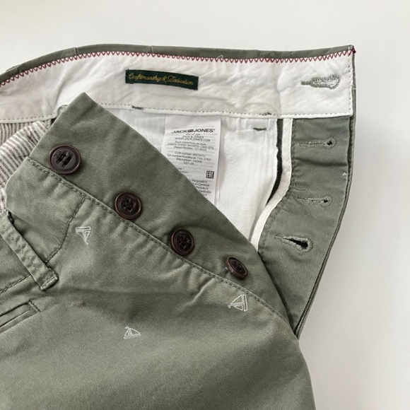 Jack & Jones Flat Front Chinos, Sage colored with sailboat pattern Size S - Picture 9 of 17